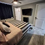 Blue Shark *H12* @ River Oaks Modern 1Br King Apartment